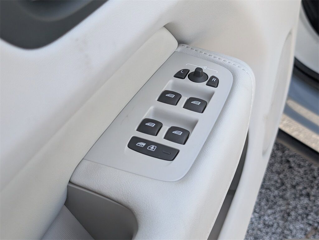 2026 Volvo XC60 B5 Ultra Hunt Valley MD