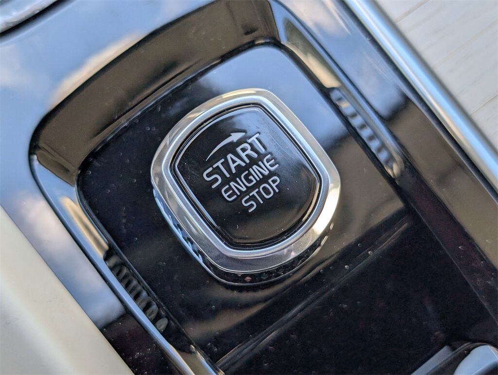 2026 Volvo XC60 B5 Ultra Hunt Valley MD