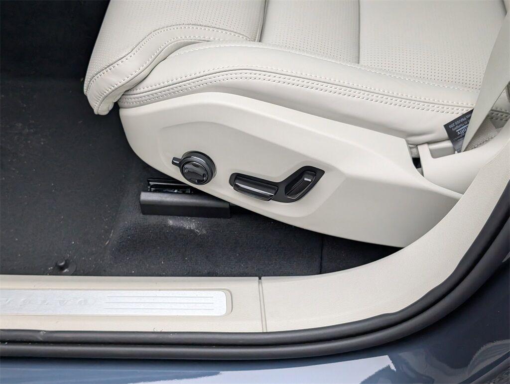 2026 Volvo XC60 B5 Ultra Hunt Valley MD