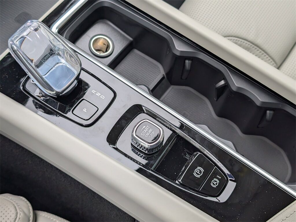 2026 Volvo XC60 B5 Ultra Hunt Valley MD