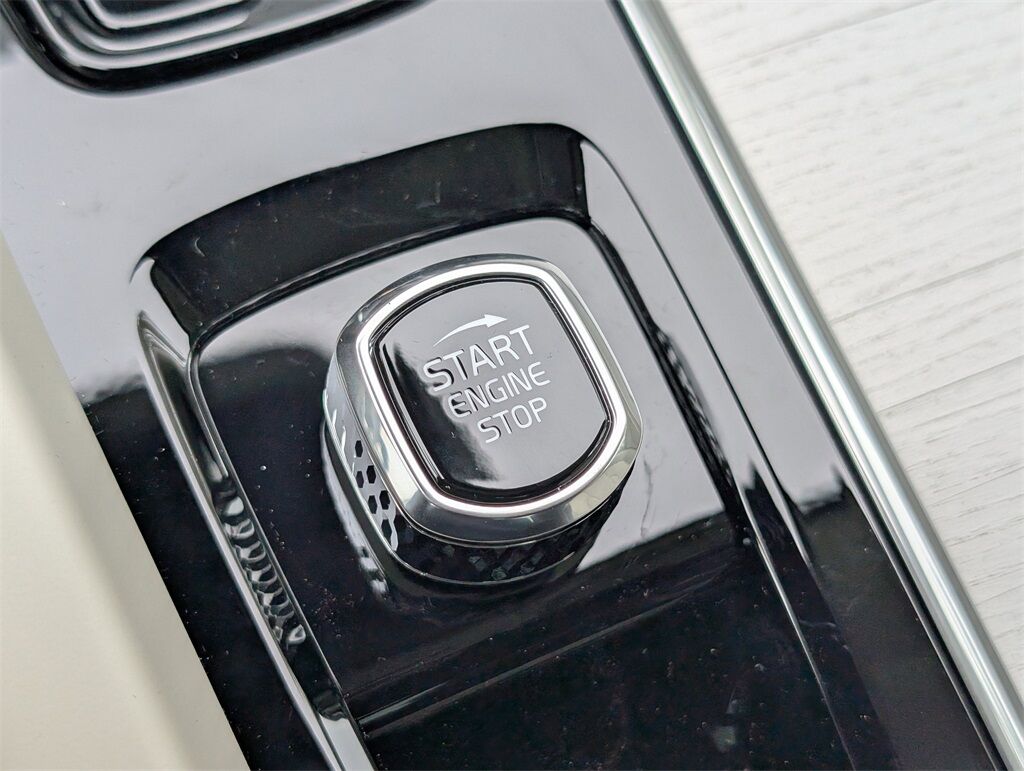 2026 Volvo XC60 B5 Ultra Hunt Valley MD