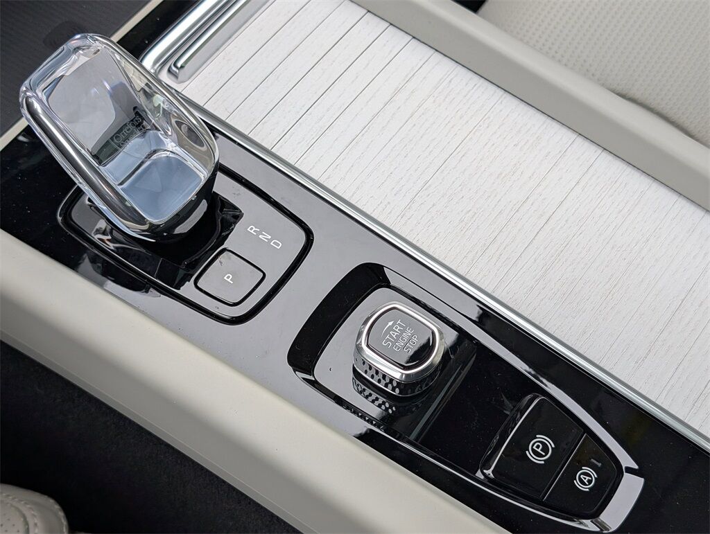 2026 Volvo XC60 B5 Ultra Hunt Valley MD