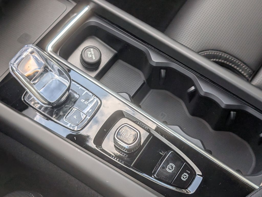 2026 Volvo XC60 B5 Ultra Hunt Valley MD