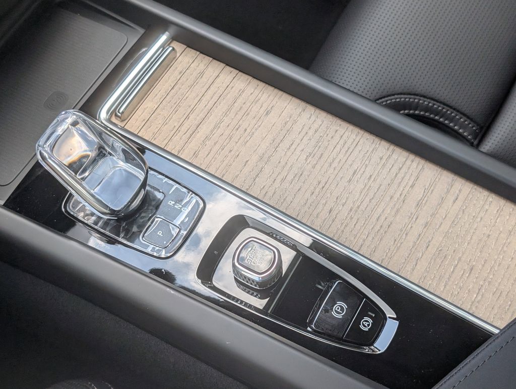 2026 Volvo XC60 B5 Ultra Hunt Valley MD