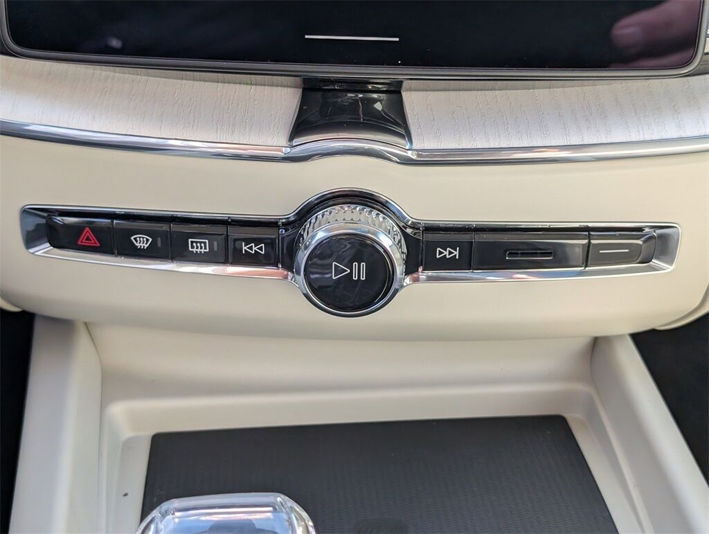 2026 Volvo XC60 B5 Ultra Hunt Valley MD