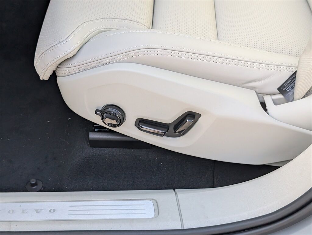 2026 Volvo XC60 B5 Ultra Hunt Valley MD