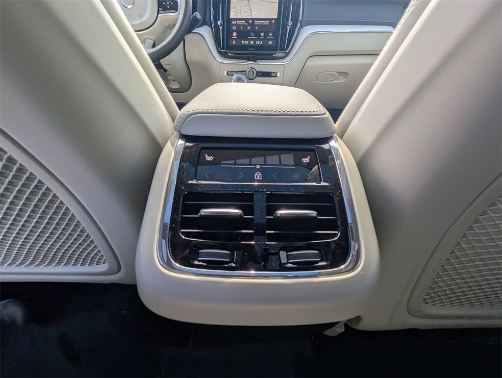 2026 Volvo XC60 B5 Ultra Hunt Valley MD