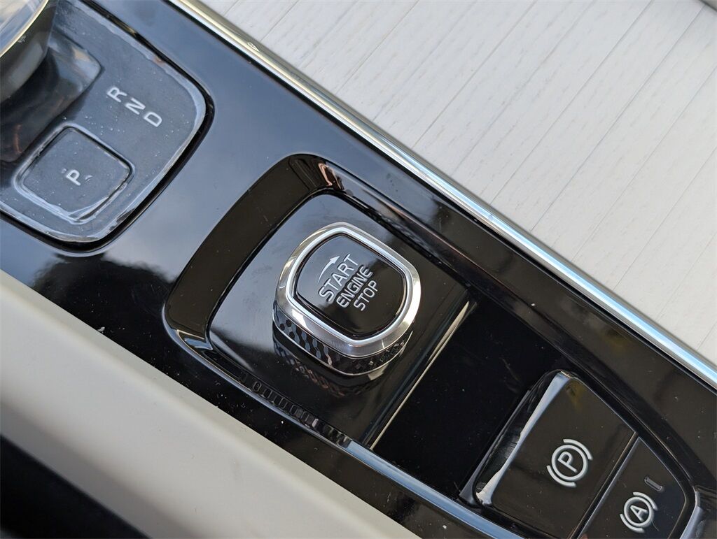 2026 Volvo XC60 B5 Ultra Hunt Valley MD