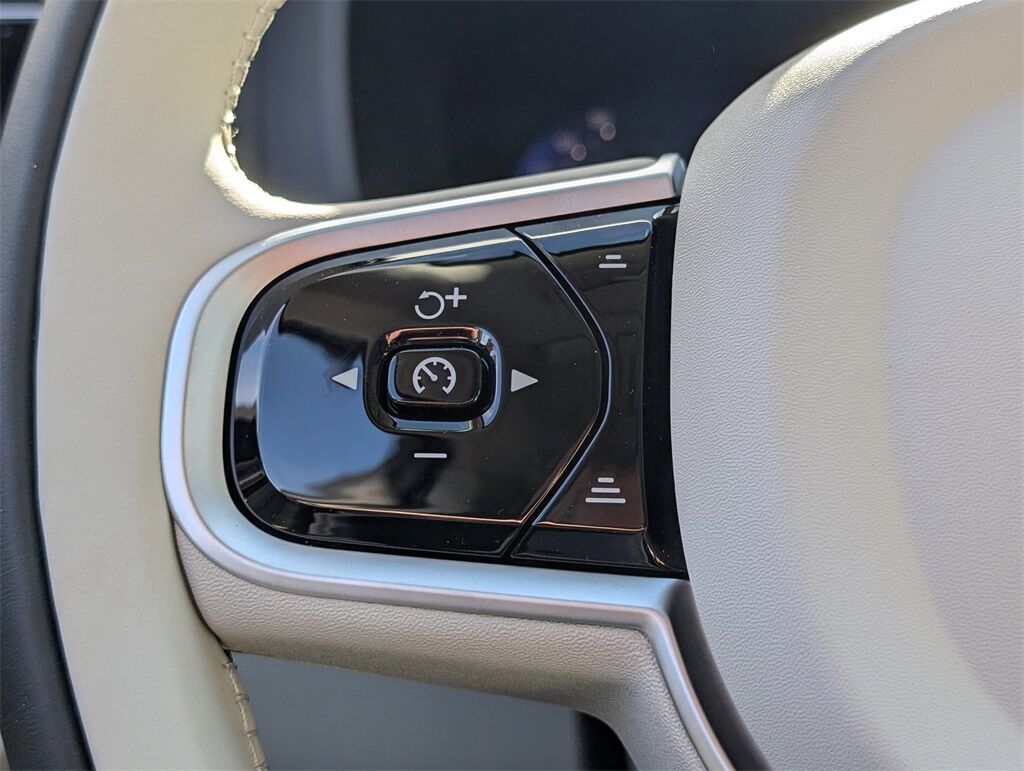 2026 Volvo XC60 B5 Ultra Hunt Valley MD