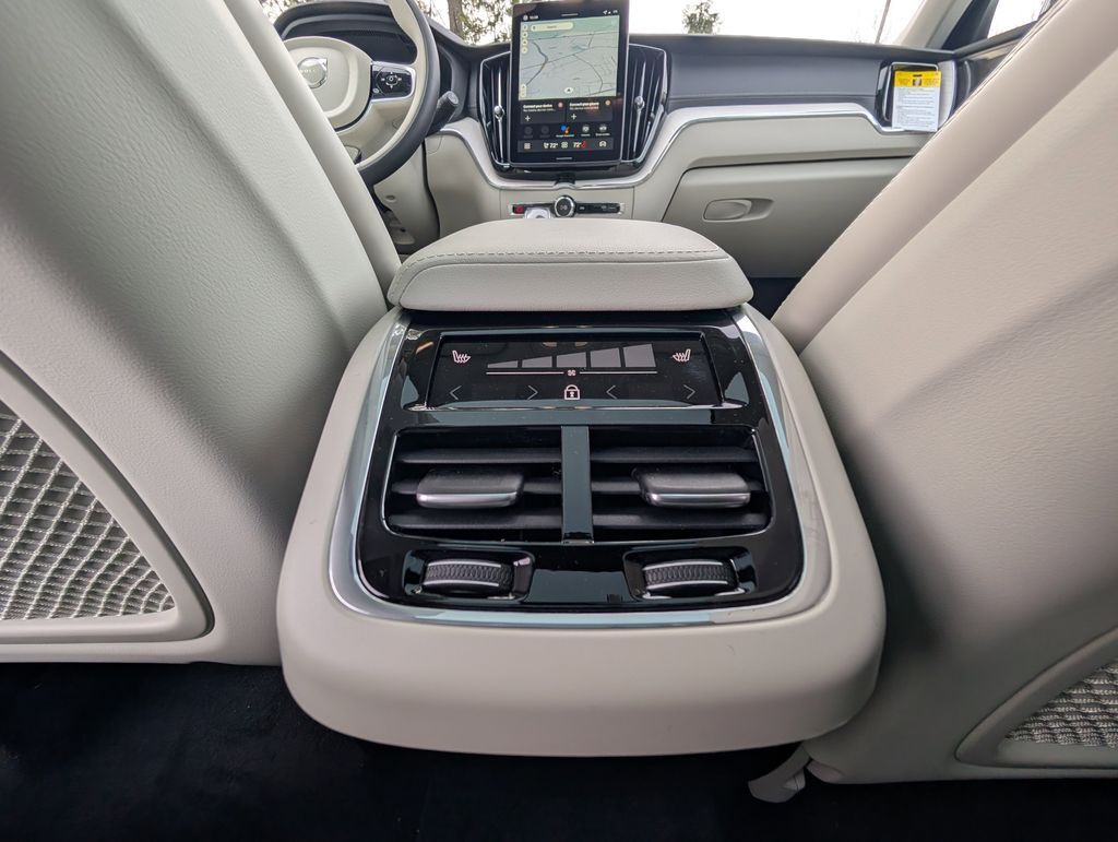 2026 Volvo XC60 B5 Ultra Hunt Valley MD