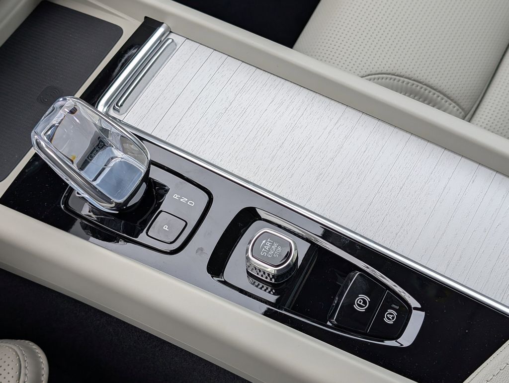 2026 Volvo XC60 B5 Ultra Hunt Valley MD