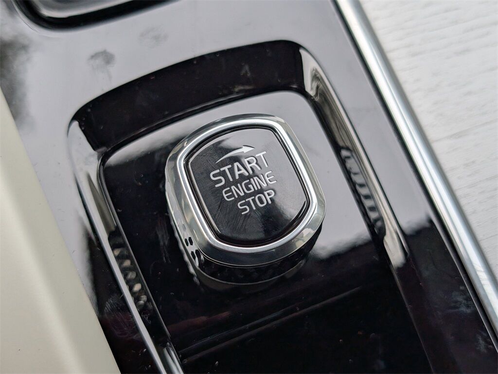 2026 Volvo XC60 B5 Ultra Hunt Valley MD