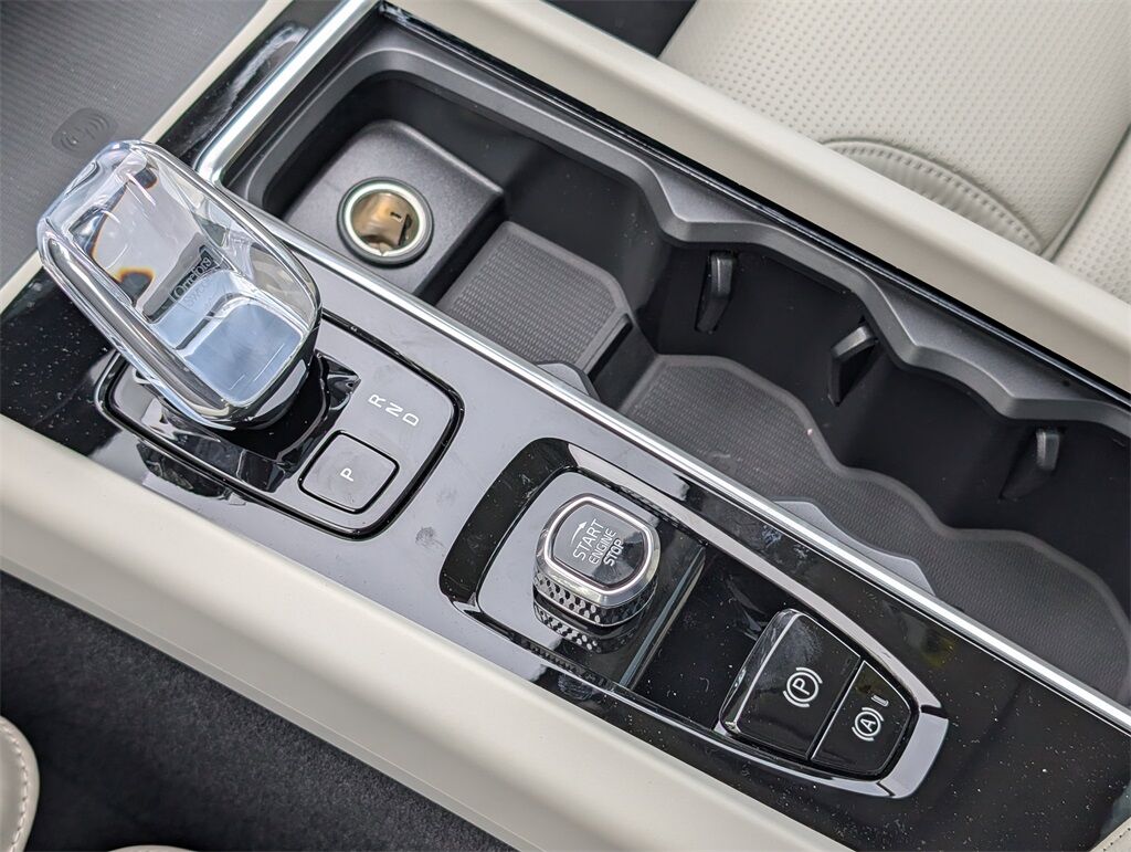 2026 Volvo XC60 B5 Ultra Hunt Valley MD