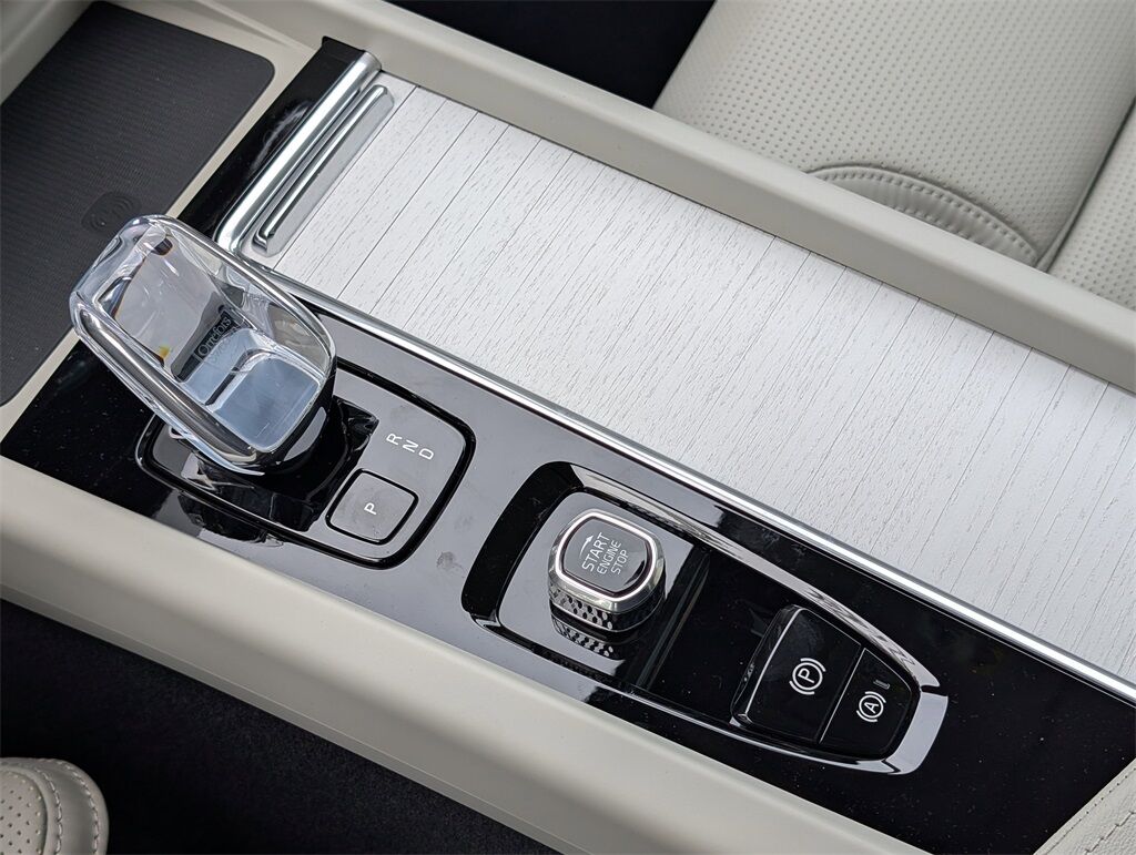 2026 Volvo XC60 B5 Ultra Hunt Valley MD