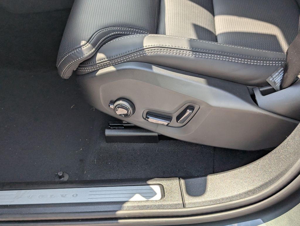 2026 Volvo XC60 B5 Ultra Hunt Valley MD
