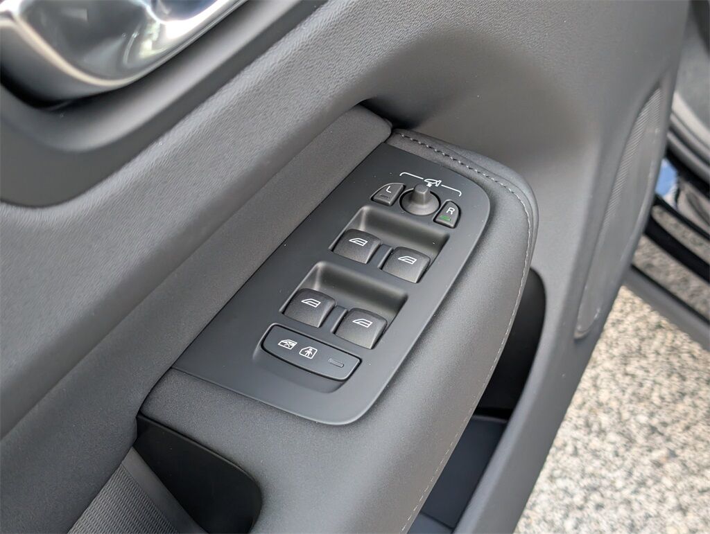 2026 Volvo XC60 B5 Ultra Hunt Valley MD