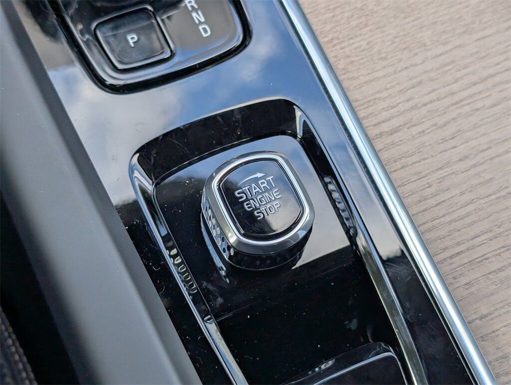 2026 Volvo XC60 B5 Ultra Hunt Valley MD