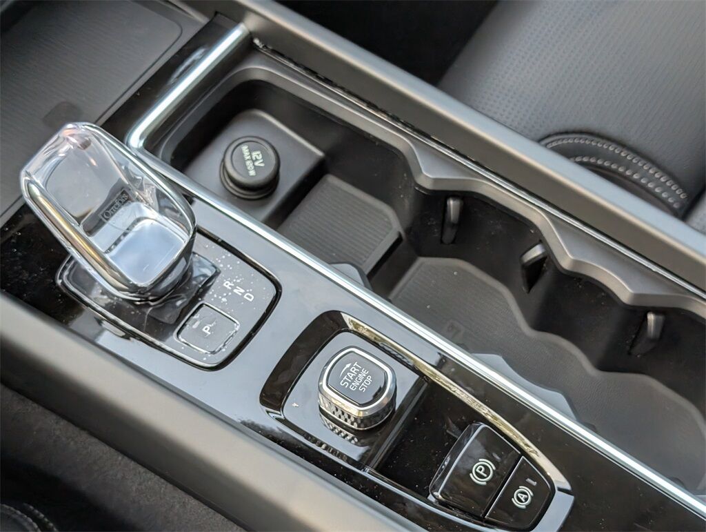 2026 Volvo XC60 B5 Ultra Hunt Valley MD