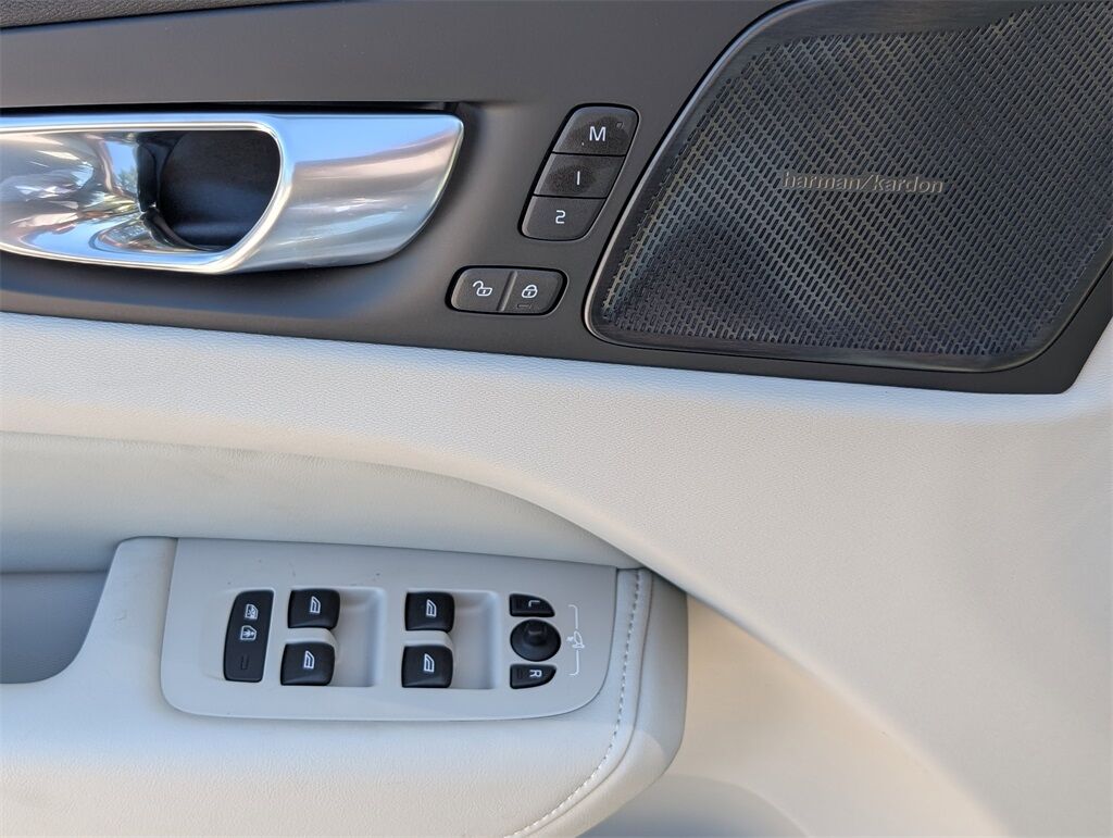 2026 Volvo XC60 B5 Ultra Hunt Valley MD