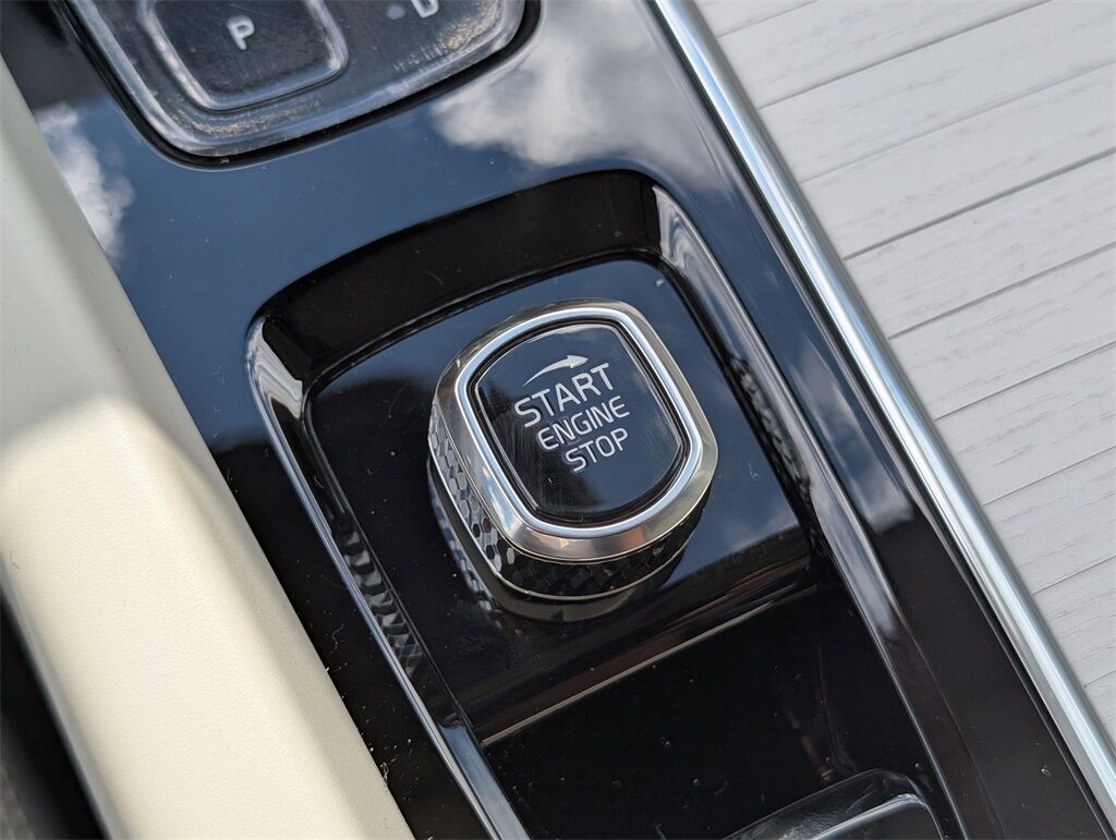 2026 Volvo XC60 B5 Ultra Hunt Valley MD