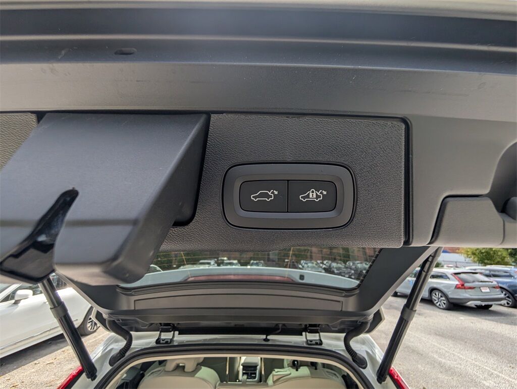 2026 Volvo XC60 B5 Ultra Hunt Valley MD