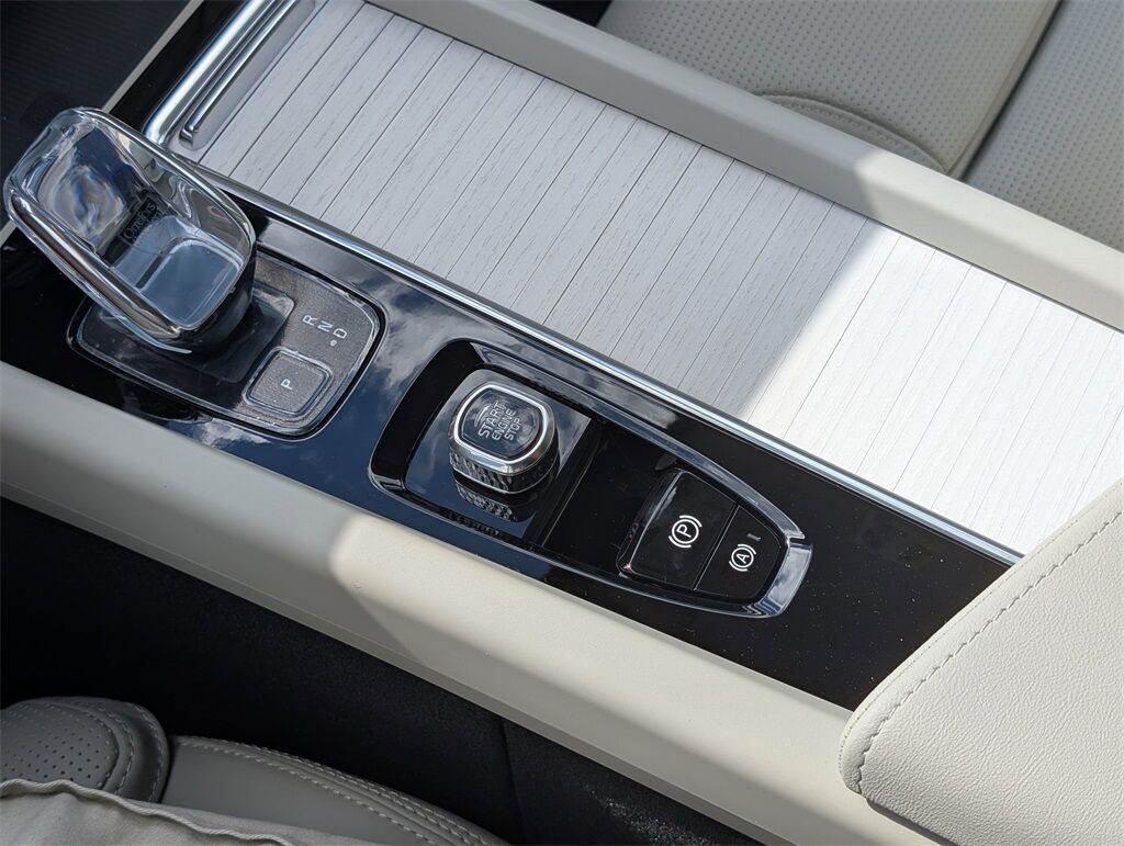 2026 Volvo XC60 B5 Ultra Hunt Valley MD