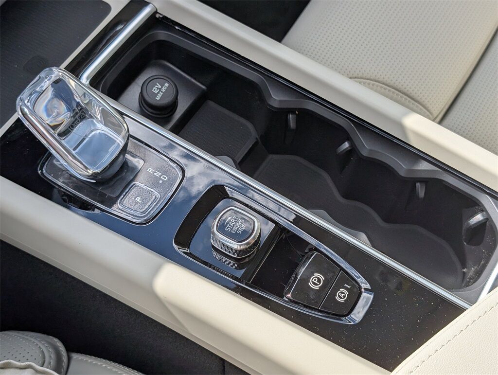 2026 Volvo XC60 B5 Ultra Hunt Valley MD