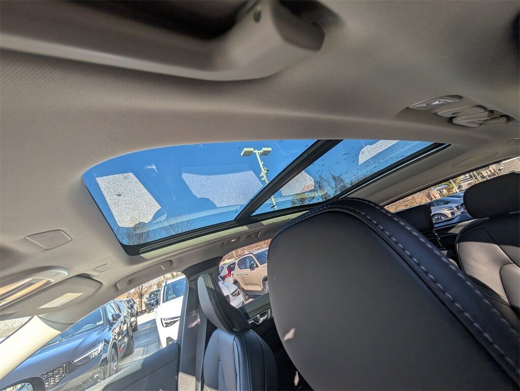 2026 Volvo XC60 B5 Ultra Hunt Valley MD