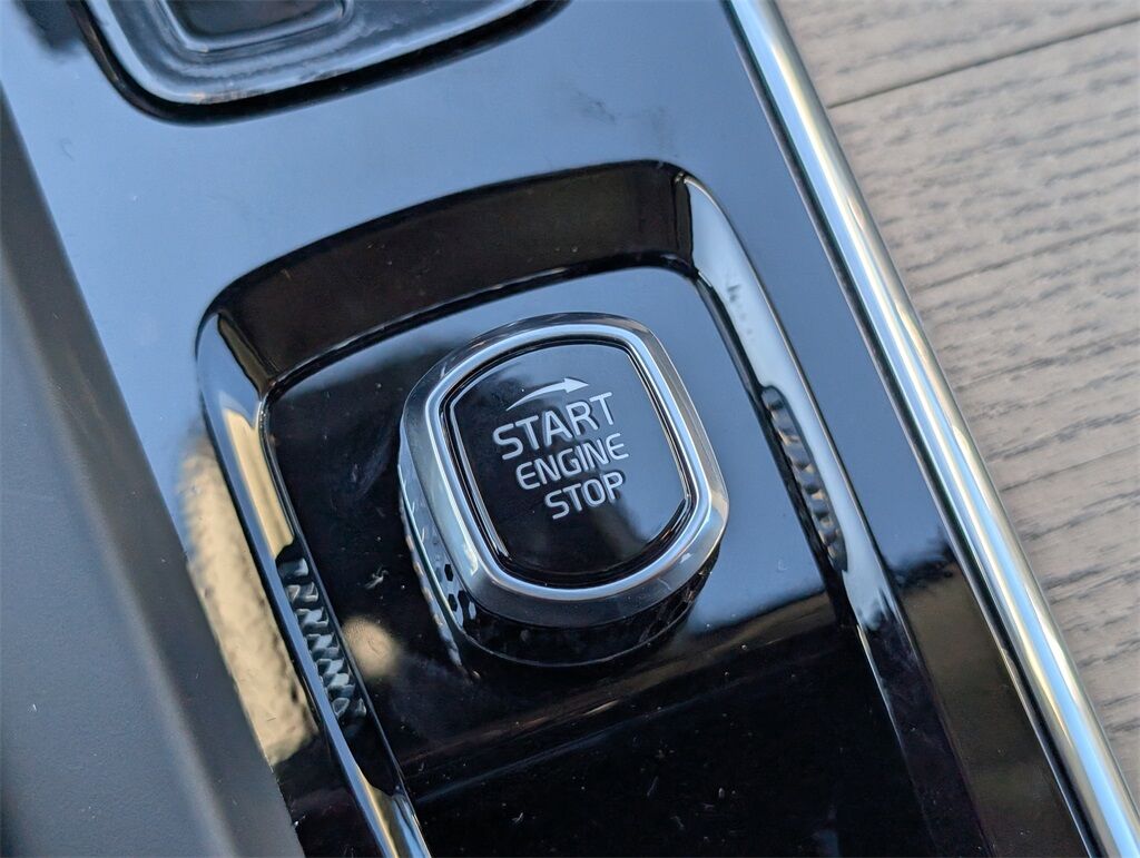 2026 Volvo XC60 B5 Ultra Hunt Valley MD