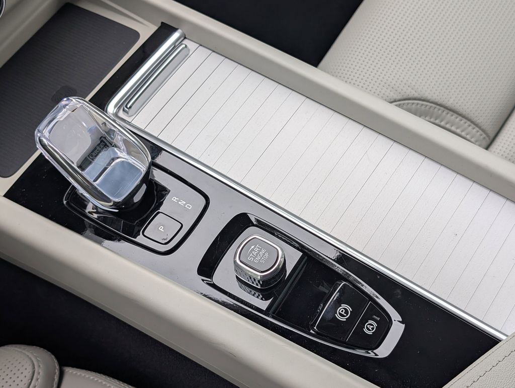 2026 Volvo XC60 B5 Ultra Hunt Valley MD