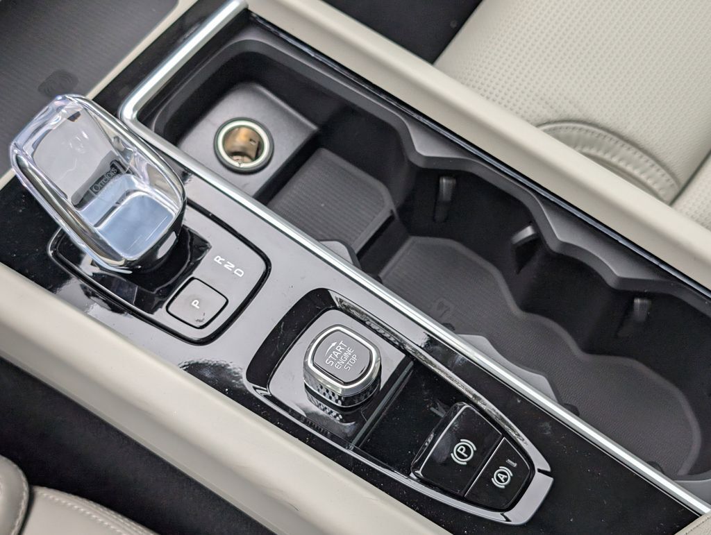 2026 Volvo XC60 B5 Ultra Hunt Valley MD