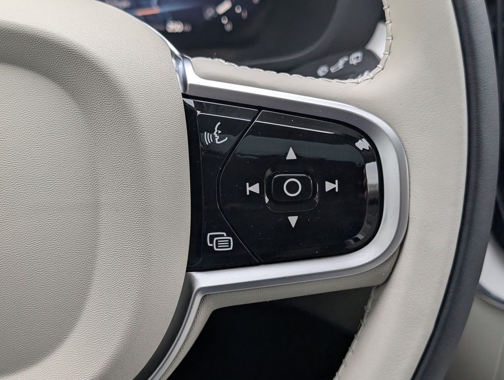 2026 Volvo XC60 B5 Ultra Hunt Valley MD