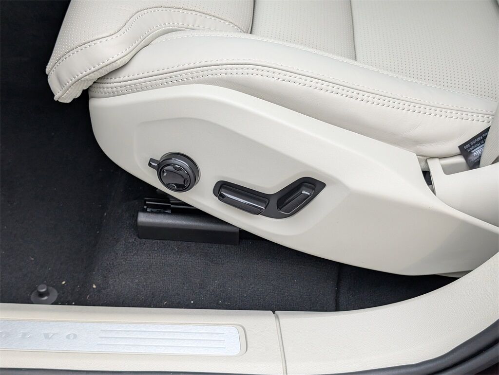 2026 Volvo XC60 B5 Ultra Hunt Valley MD