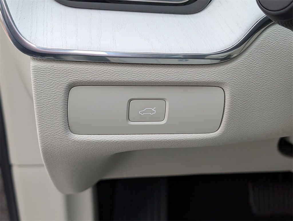 2026 Volvo XC60 B5 Ultra Hunt Valley MD