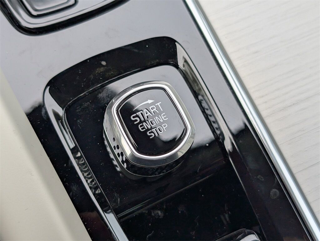 2026 Volvo XC60 B5 Ultra Hunt Valley MD