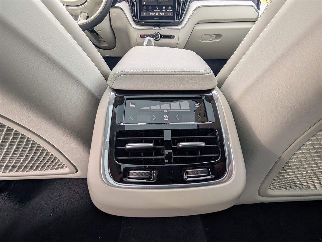 2026 Volvo XC60 B5 Ultra Hunt Valley MD