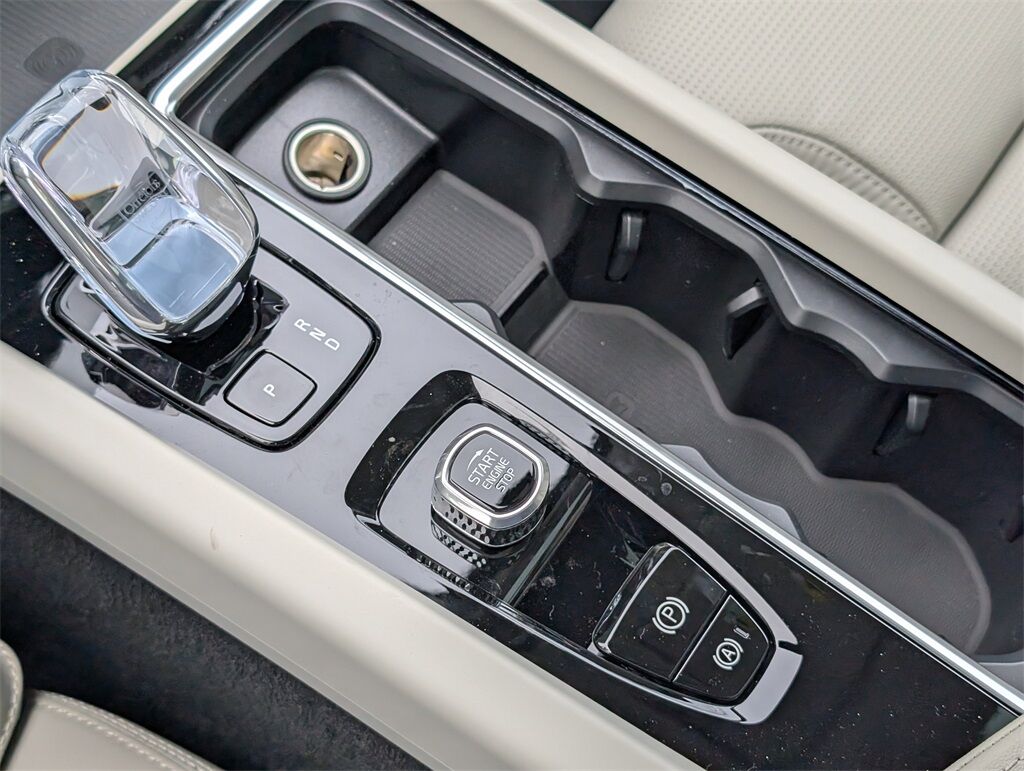 2026 Volvo XC60 B5 Ultra Hunt Valley MD