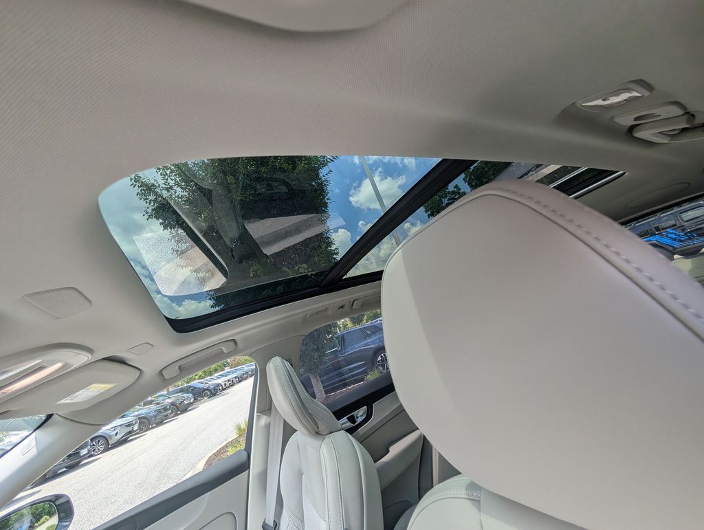 2026 Volvo XC60 B5 Ultra Hunt Valley MD