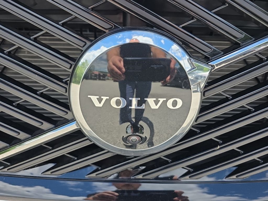 2026 Volvo XC60 B5 Ultra Hunt Valley MD