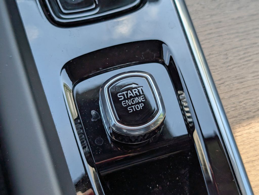 2026 Volvo XC60 Plug-In Hybrid T8 Core Hunt Valley MD