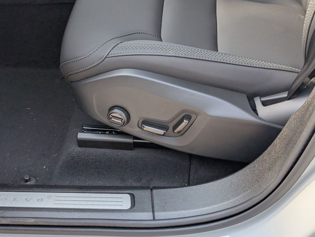 2026 Volvo XC60 Plug-In Hybrid T8 Core Hunt Valley MD