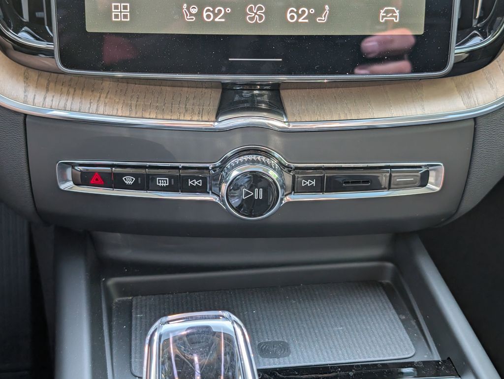 2026 Volvo XC60 Plug-In Hybrid T8 Core Hunt Valley MD