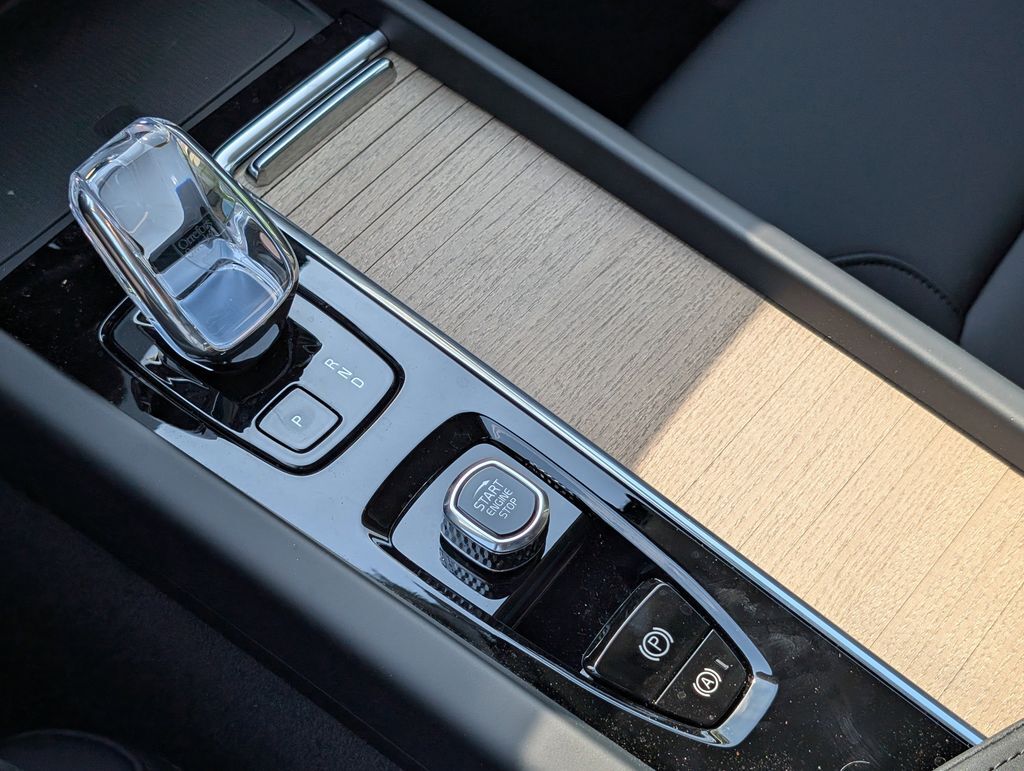 2026 Volvo XC60 Plug-In Hybrid T8 Core Hunt Valley MD