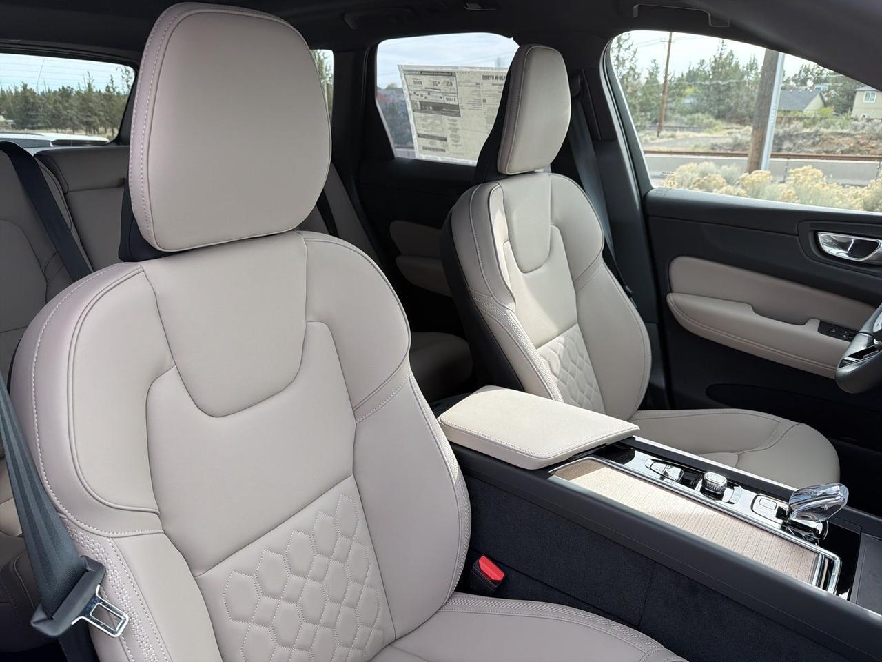 2026 Volvo XC60 Plug-In Hybrid T8 Plus Bend OR
