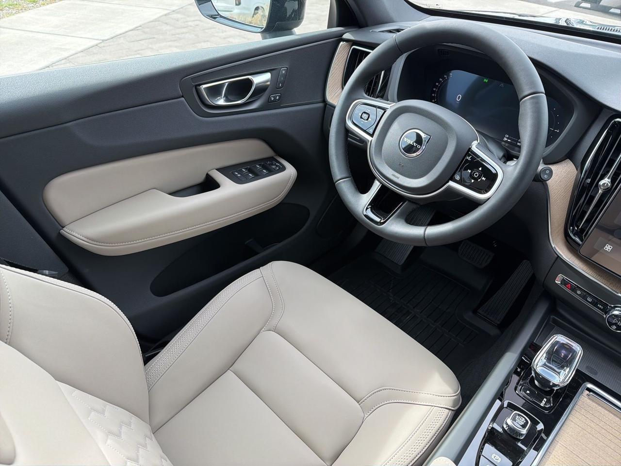 2026 Volvo XC60 Plug-In Hybrid T8 Plus Bend OR