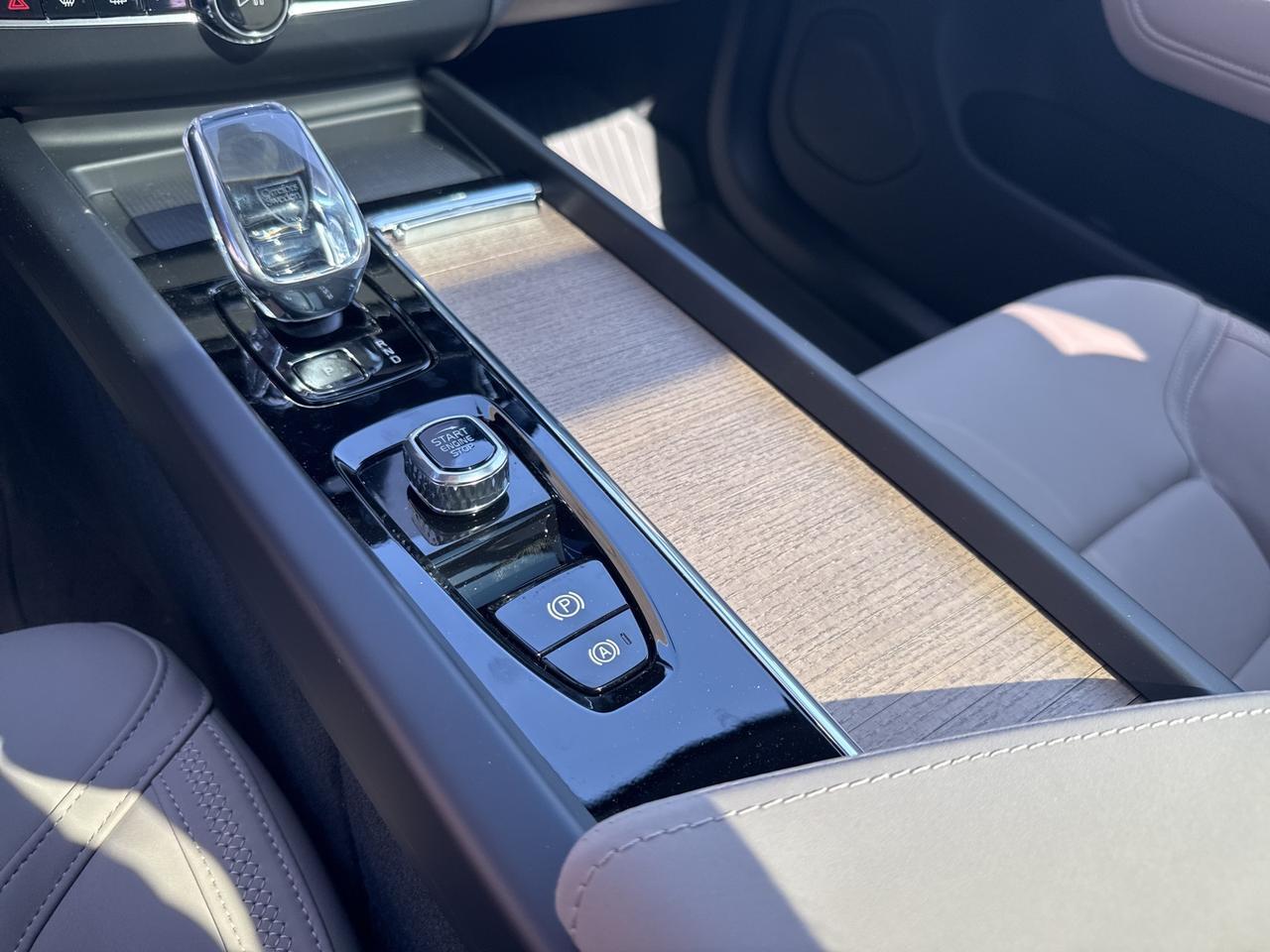 2026 Volvo XC60 Plug-In Hybrid T8 Plus Bend OR