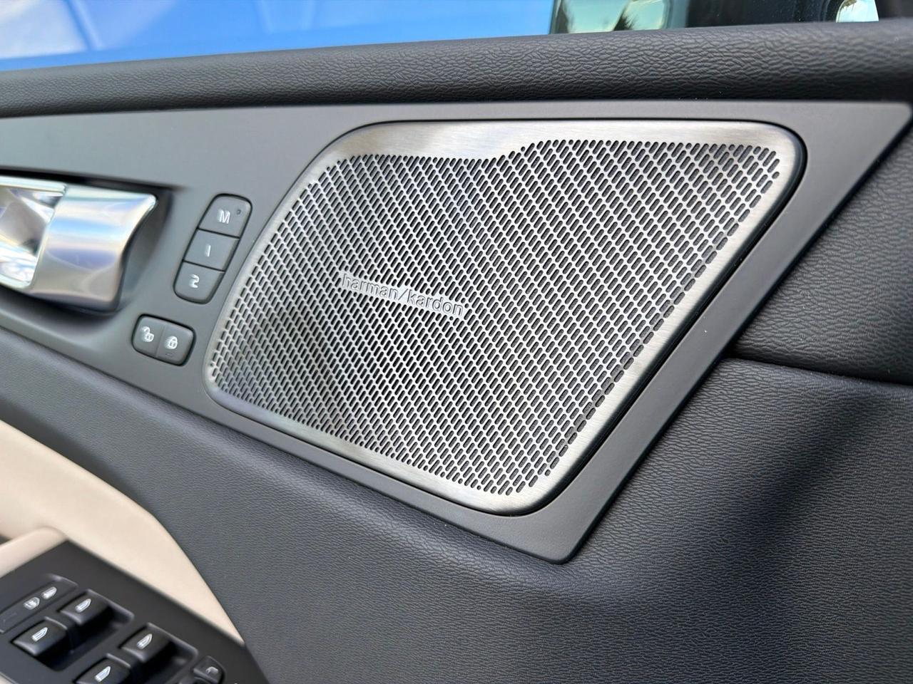 2026 Volvo XC60 Plug-In Hybrid T8 Plus Bend OR