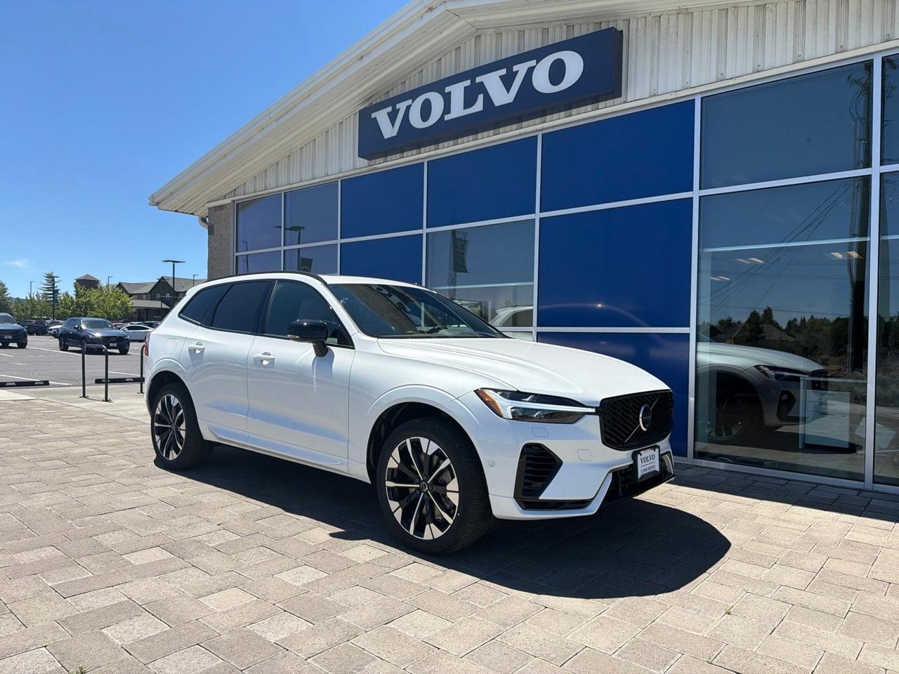 2026 Volvo XC60 Plug-In Hybrid T8 Plus