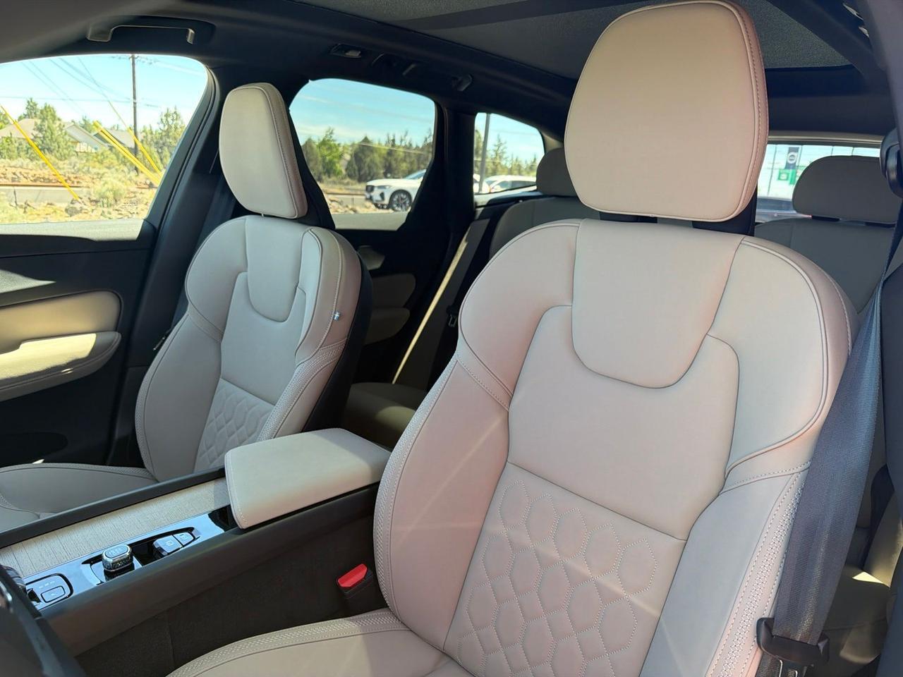 2026 Volvo XC60 Plug-In Hybrid T8 Plus Bend OR