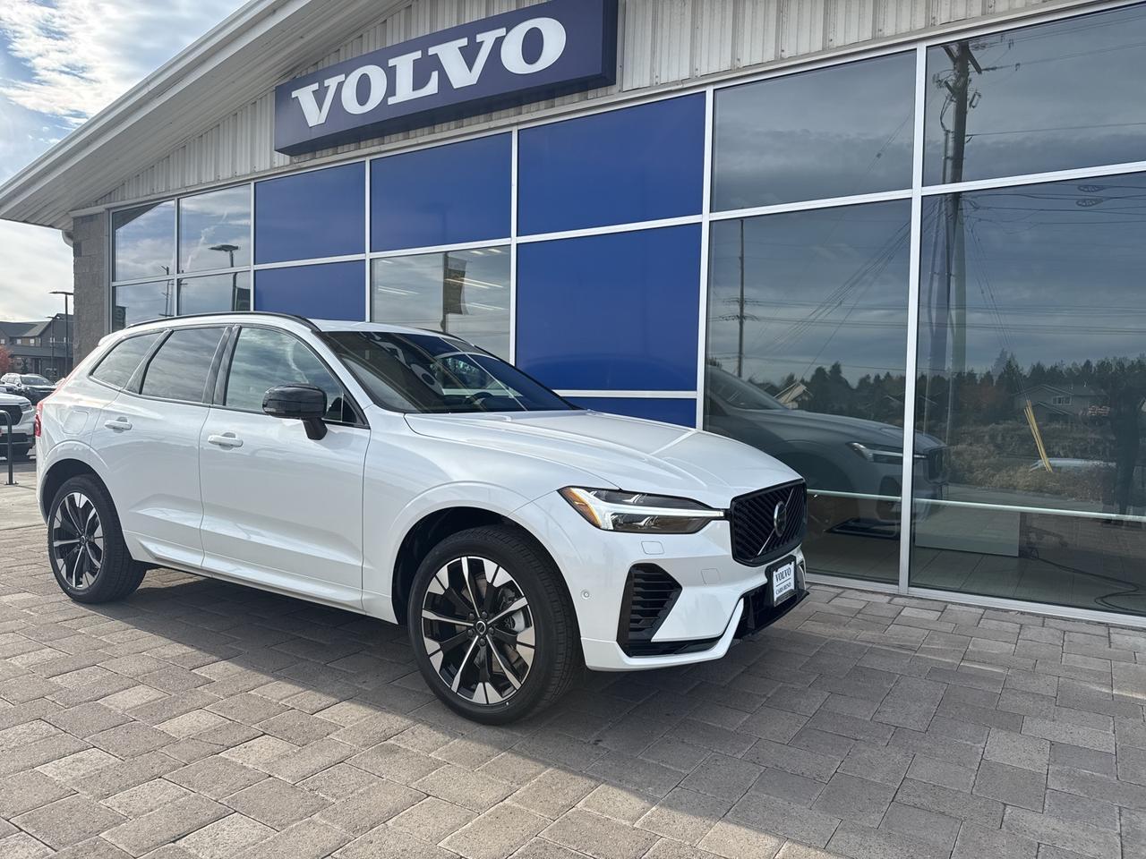 2026 Volvo XC60 Plug-In Hybrid T8 Plus